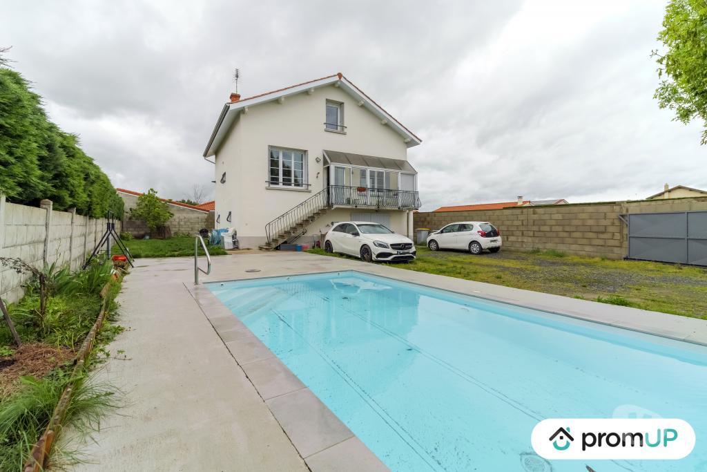 Vente Maison Loire St Romain le Puy - 42610 - Photos Vivastreet (V6641) Maison ancienne de 153 m2 à ST ROMAIN LE PUY