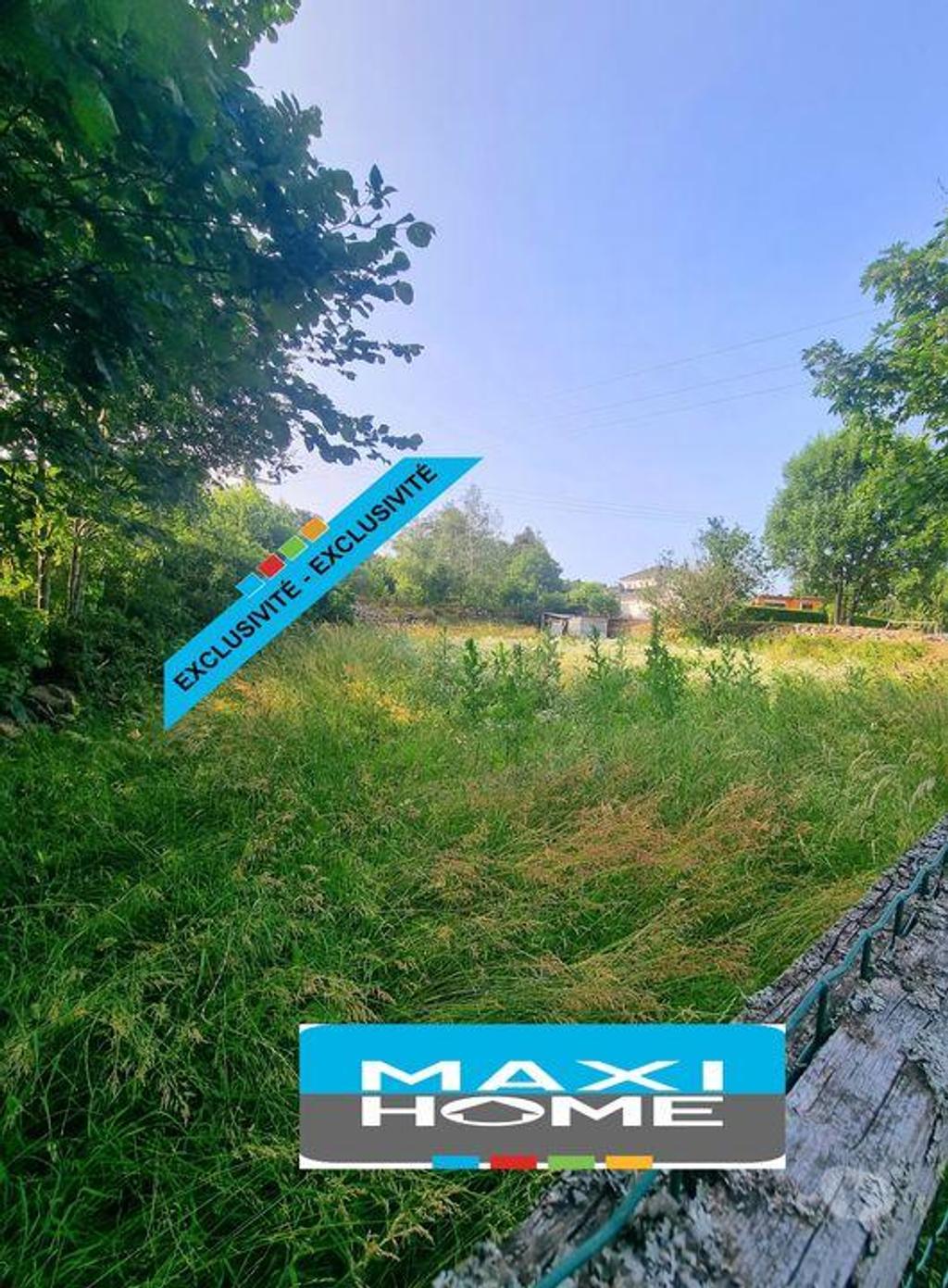 Terrain à vendre Haute-Loire Yssingeaux - 43200 - Photos Vivastreet Terrain constructible de 900 m² situé au Pertuis