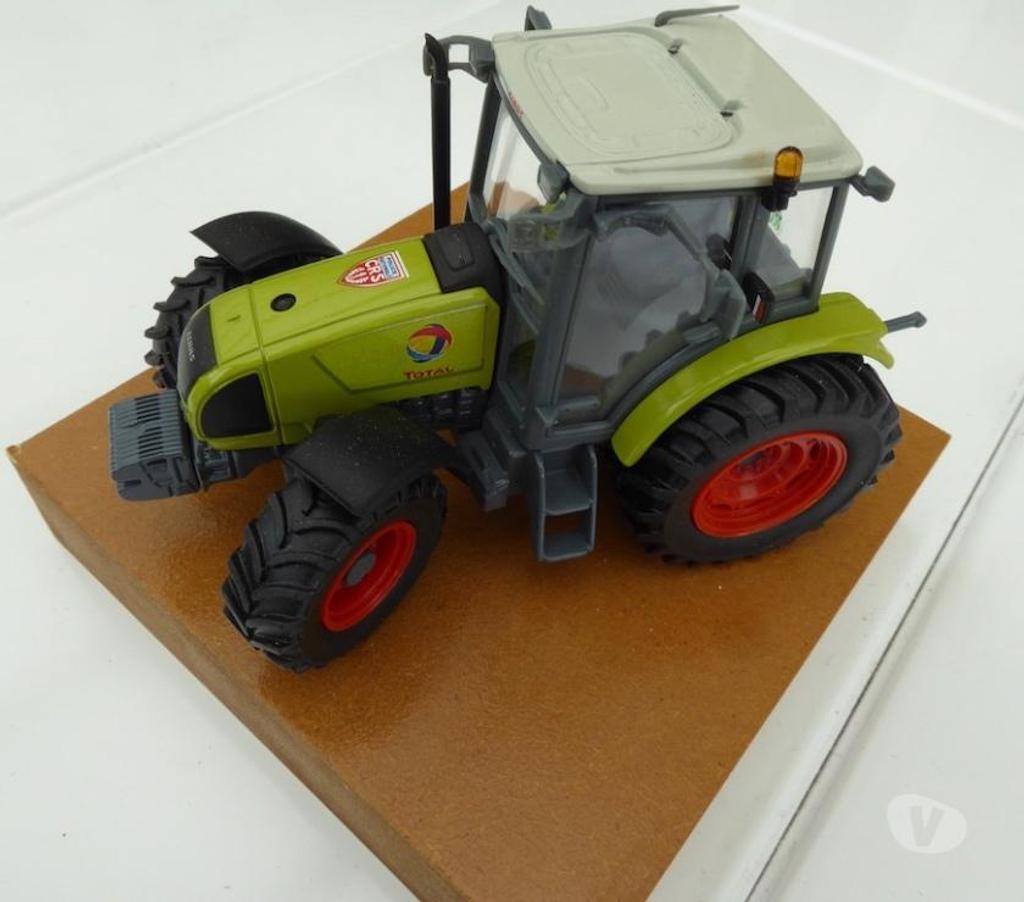 Décoration - art Essonne Bievres - 91570 - Photos Vivastreet Claas tracteur Celtis 446 RX