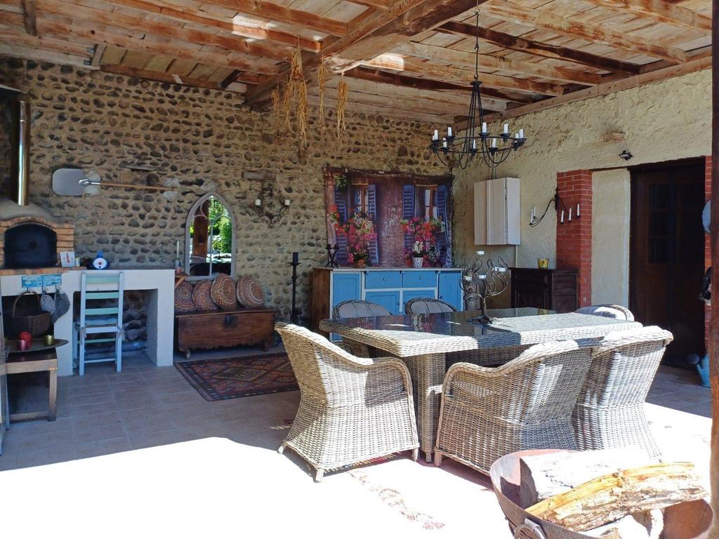 Vente Maison Hautes-Pyrénées Trie sur Baise - 65220 - Photos Vivastreet Charmante maison de campagne avec piscine, vue Pyrénées, gîte