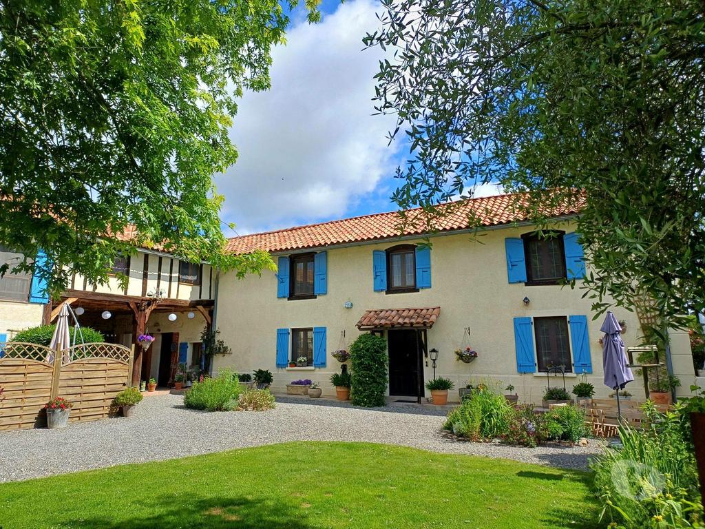 Vente Maison Hautes-Pyrénées Trie sur Baise - 65220 - Photos Vivastreet Charmante maison de campagne avec piscine, vue Pyrénées, gîte