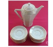 1 cafetière et 12 sous-coupes neuves de belle qualité