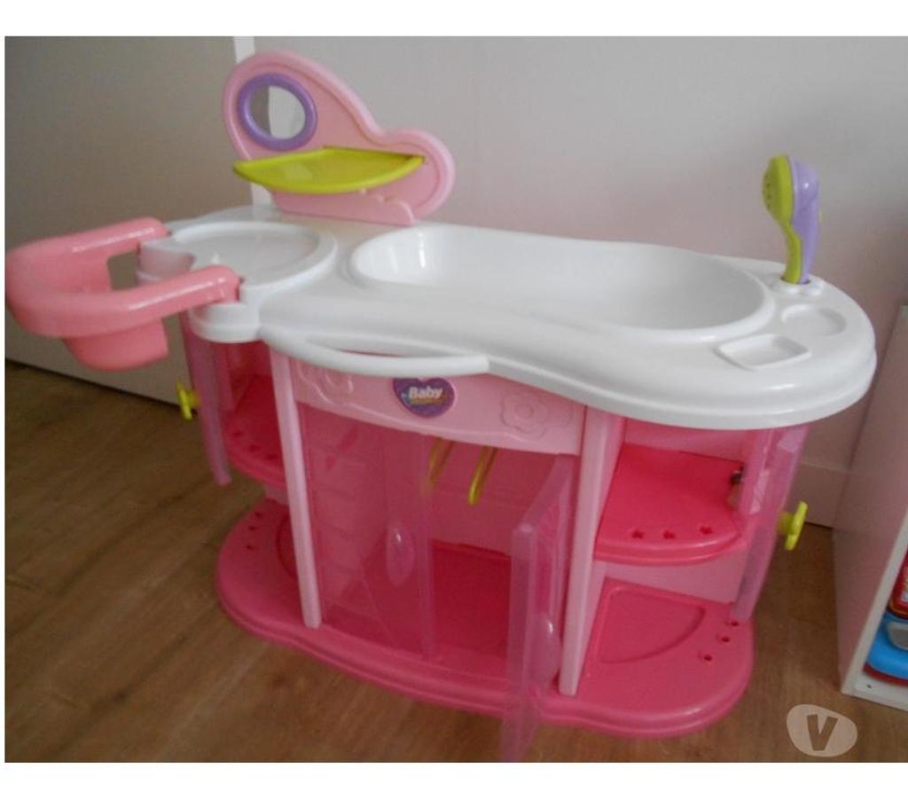 Jeux - Jouets Marne Bermericourt - 51220 - Photos Vivastreet baignoire poupée + siège et armoire bon état
