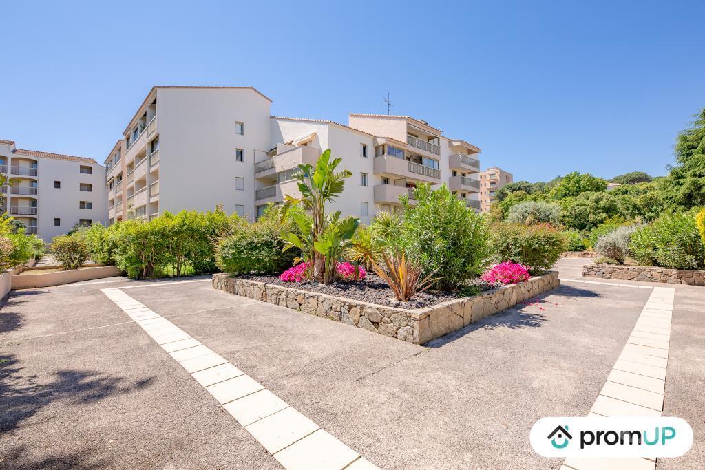 Appartements à vendre Var Ste Maxime - 83120 - Photos Vivastreet (V6656) Appartement de 63 m2 à SAINTE-MAXIME