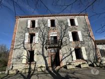 Maison de caractère avec grands dépendances