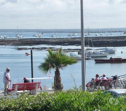 Location vacances Arcachon Gironde - Photos Vivastreet ARCACHON APPARTEMENT T2 TRES BELLE VUE MER BORD DE MER