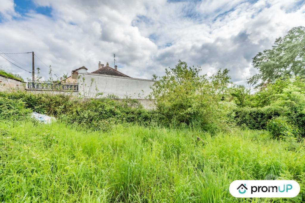 Terrain à vendre Loiret Gien - Photos Vivastreet (V5884) Terrain constructible de 798 m2 à Gien