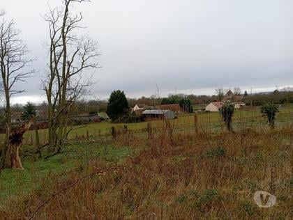 Vente Terrain Montpensier Puy-de-Dôme - Photos Vivastreet Grand terrain constructible !!