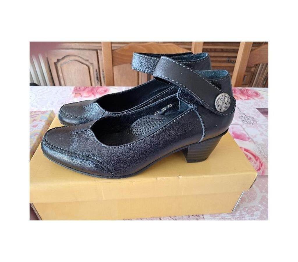 Chaussures Moselle Hauconcourt - 57280 - Photos Vivastreet Chaussure Noire Taille 39 noire mode accessoires TV cosplay