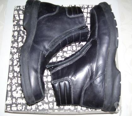Chaussures et bottes occasion Estrees St Denis Oise - Photos Vivastreet Chaussures montantes fourrées en cuir noir Pointure 42