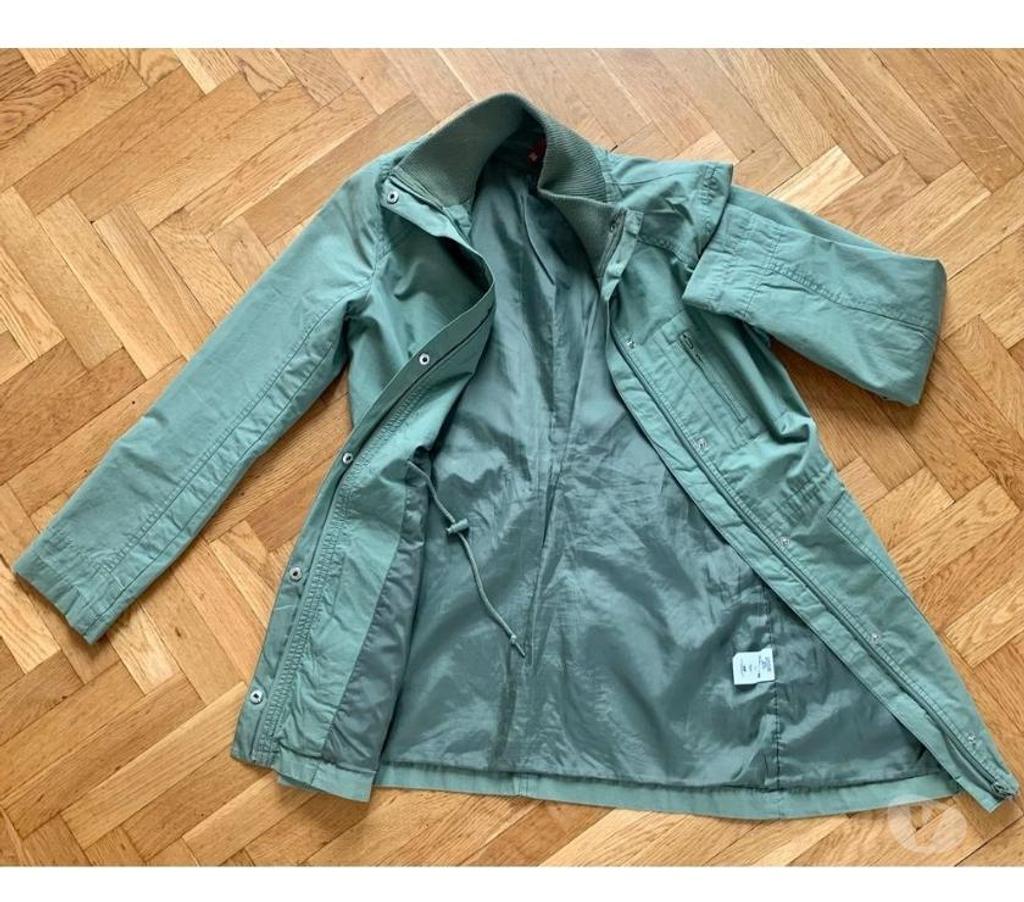 Vêtements occasion Val-de-Marne Villejuif - 94800 - Photos Vivastreet Parka-manteau pour femme (H&M) d’occasion