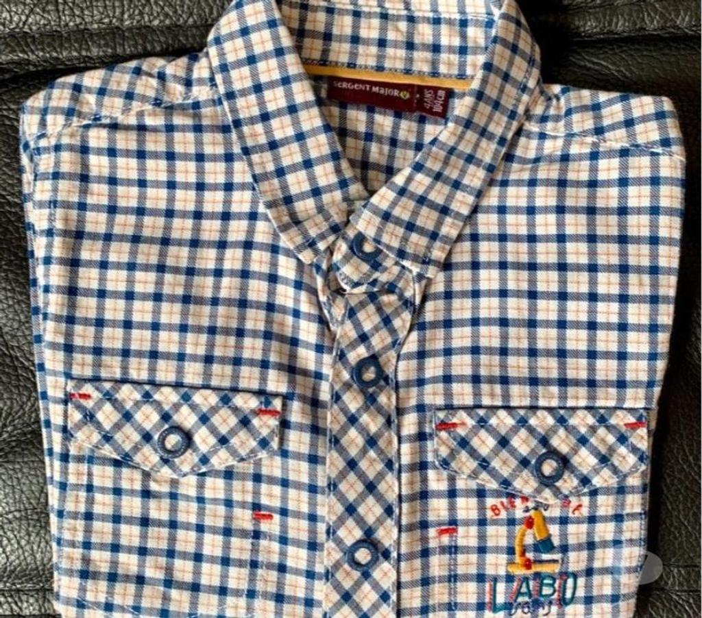 Vêtements occasion Val-de-Marne Villejuif - 94800 - Photos Vivastreet 2 chemises pour enfants (garçons)4 ans-104cm