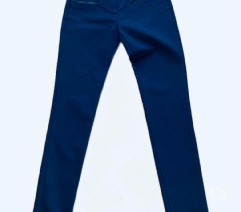 Vêtements occasion Val-de-Marne Villejuif - 94800 - Photos Vivastreet Pantalon fuseaux bleu nuit taille 36. (Tommy Hilfiger)