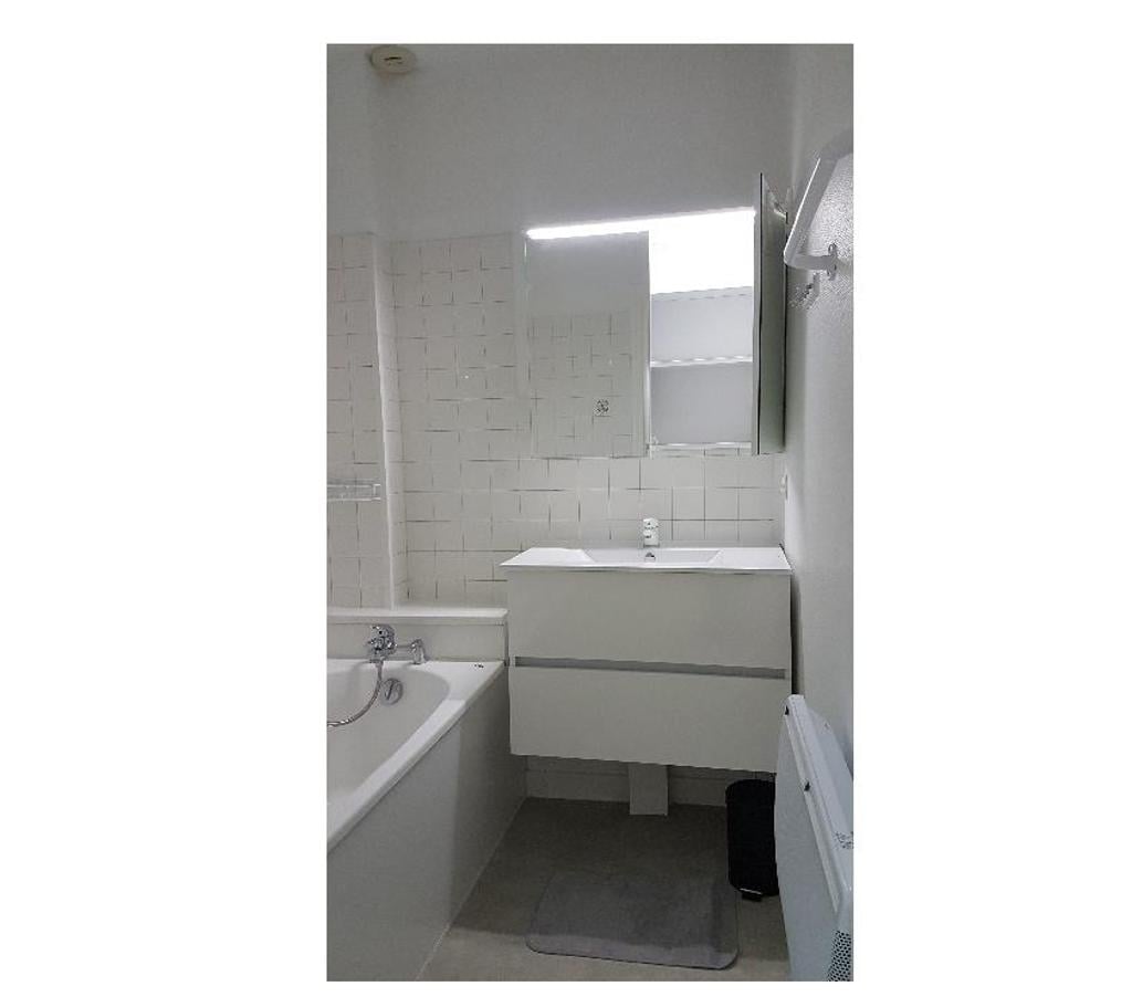 Appartement meublé Ain Bourg en Bresse - 01000 - Photos Vivastreet TRES BEAU F2 de 38 m2 tout meublé avec parking