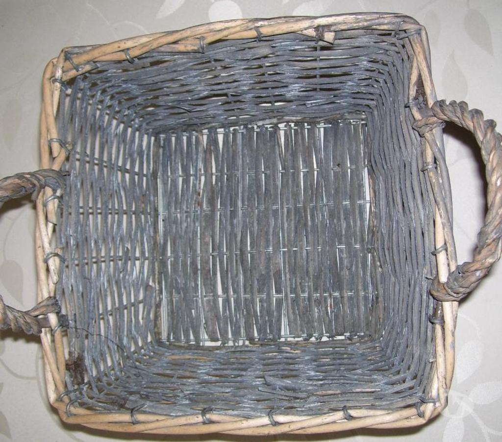 Ameublement & art de la table Oise Estrees St Denis - 60190 - Photos Vivastreet Panier osier gris 32x27 cm Hauteur 13 cm