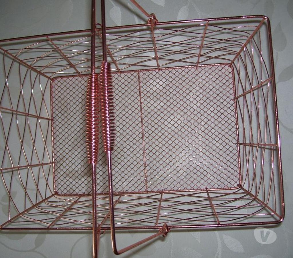 Ameublement & art de la table Oise Estrees St Denis - 60190 - Photos Vivastreet Panier métal rosé 36x25 cm Hauteur 13 cm