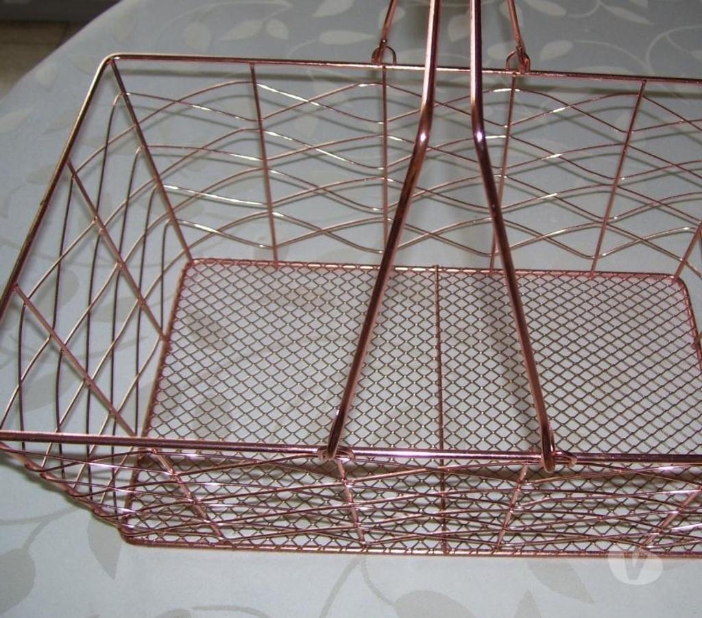 Ameublement & art de la table Oise Estrees St Denis - 60190 - Photos Vivastreet Panier métal rosé 36x25 cm Hauteur 13 cm