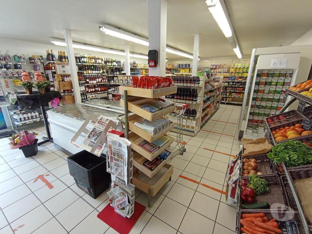 Vente Immeuble Allier Le Breuil - 03120 - Photos Vivastreet Ensemble immobilier avec épicerie multi-services et