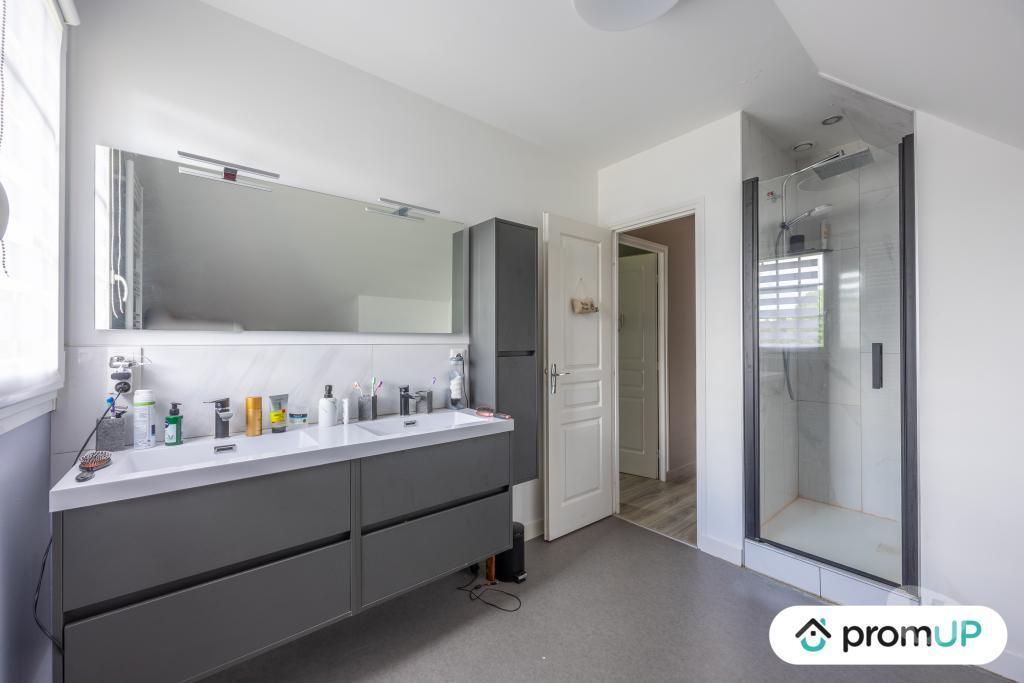 Vente Maison Manche Agneaux - 50180 - Photos Vivastreet (V6685) Maison individuelle de 162 m2 proche de Saint Lô