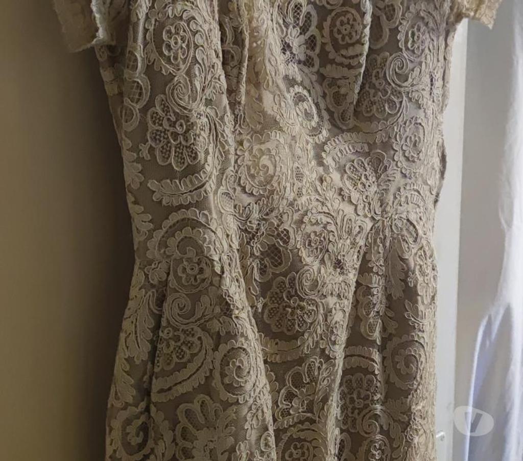 Vêtements occasion Val-d'Oise Bernes sur Oise - 95340 - Photos Vivastreet Rare: Ensemble de 2 Pièces En Soie Brodée & Dentelle !!