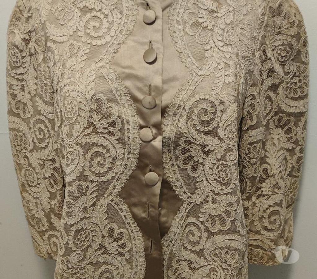 Vêtements occasion Val-d'Oise Bernes sur Oise - 95340 - Photos Vivastreet Rare: Ensemble de 2 Pièces En Soie Brodée & Dentelle !!