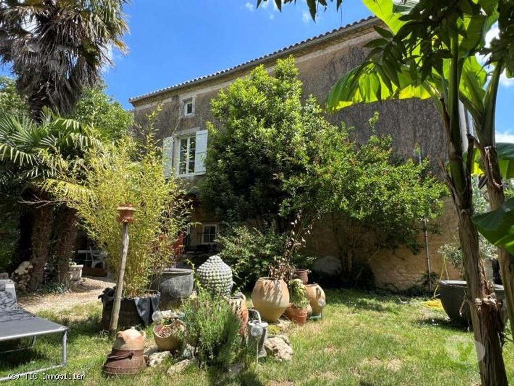 Vente Maison Charente Ruffec - 16700 - Photos Vivastreet Belle Maison de Village avec Bel Extérieur et Dépendances