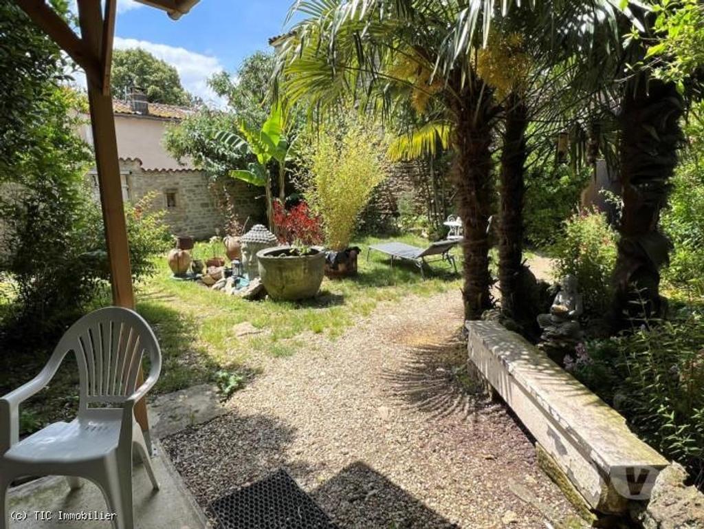 Vente Maison Charente Ruffec - 16700 - Photos Vivastreet Belle Maison de Village avec Bel Extérieur et Dépendances
