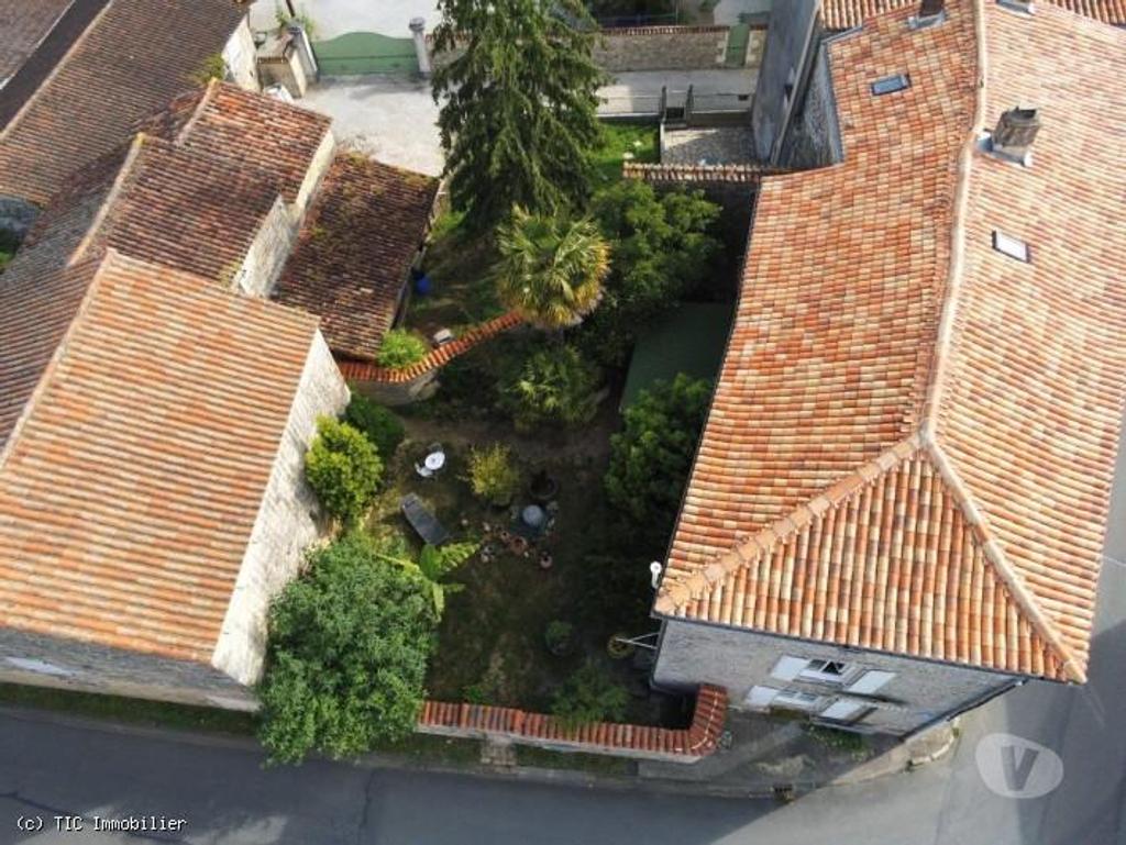 Vente Maison Charente Ruffec - 16700 - Photos Vivastreet Belle Maison de Village avec Bel Extérieur et Dépendances