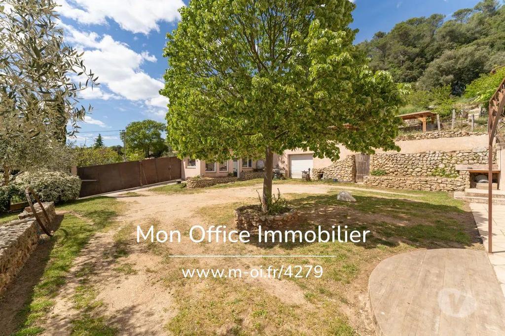Vente Maison Var Signes - 83870 - Photos Vivastreet (4279-GBE.) Référence : 4279-GBE. - Maison 5 pièces sur...