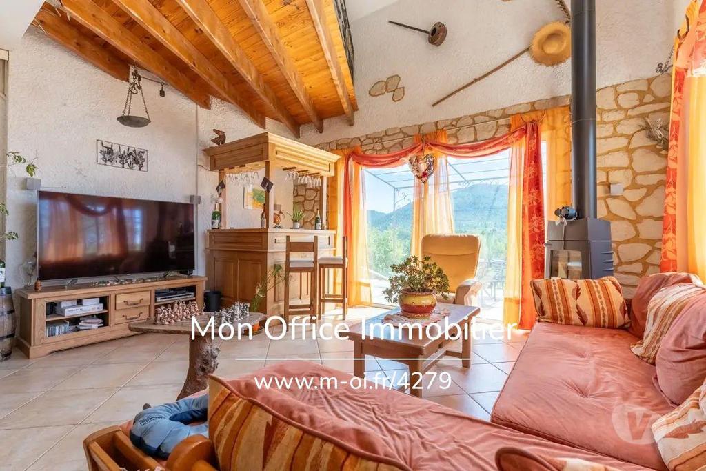 Vente Maison Var Signes - 83870 - Photos Vivastreet (4279-GBE.) Référence : 4279-GBE. - Maison 5 pièces sur...