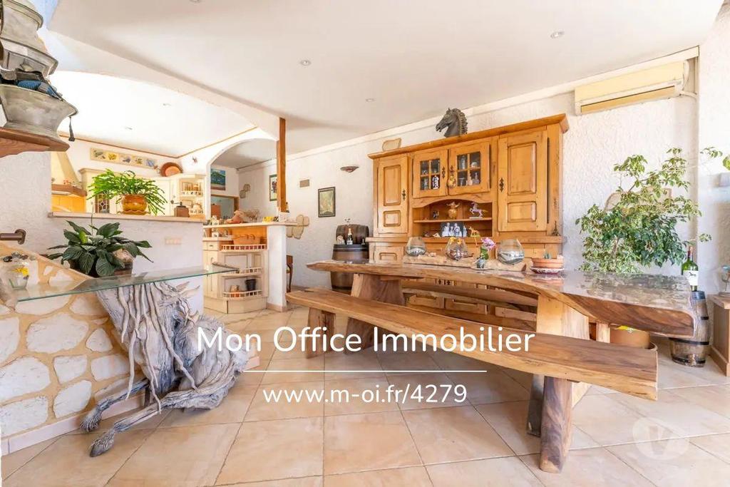 Vente Maison Var Signes - 83870 - Photos Vivastreet (4279-GBE.) Référence : 4279-GBE. - Maison 5 pièces sur...
