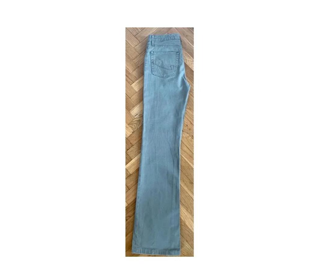 Vêtements occasion Val-de-Marne Villejuif - 94800 - Photos Vivastreet Jean’s pour femme couleur sable taille 38 d’occasion