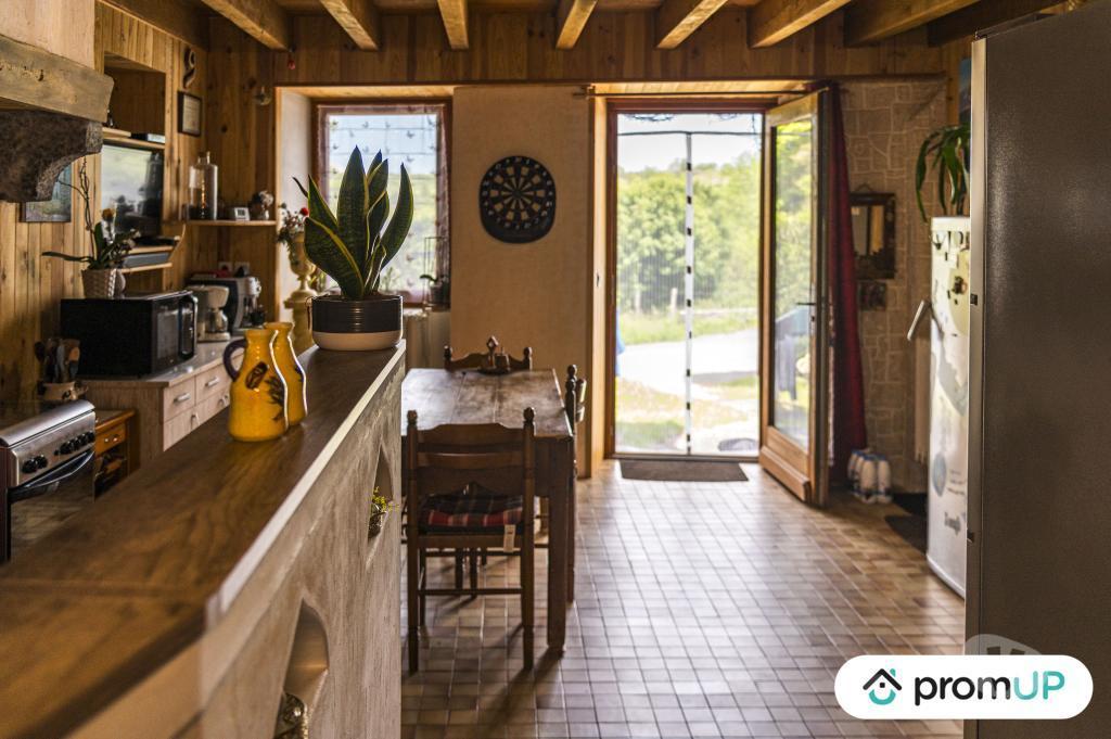 Vente Maison Cantal Celoux - 15500 - Photos Vivastreet (V6709) Maison individuelle de 90 m2 à CELOUX