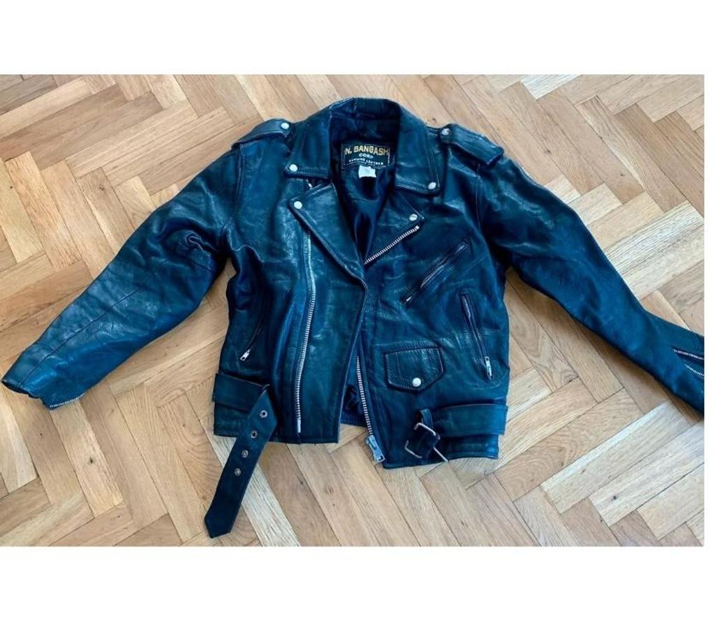 Vêtements occasion Val-de-Marne Villejuif - 94800 - Photos Vivastreet Blouson pour Moto à restaurer (N.BAGASH-Corp)