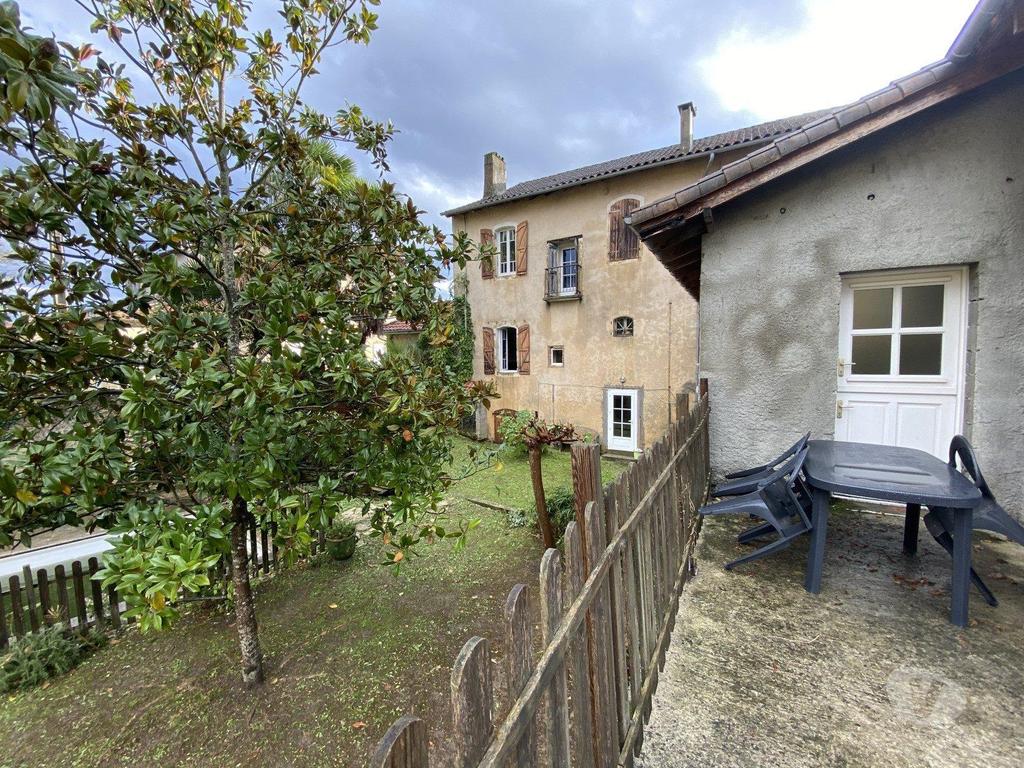 Vente Maison Gers Masseube - 32140 - Photos Vivastreet Maison bourgeoise avec jardin et piscine et appartement