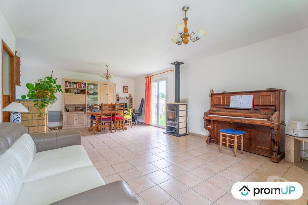 Vente Maison Rhône St Martin en Haut - Photos Vivastreet (V6722) Maison familiale de plain-pied de 106m2 à Duerne à 5...