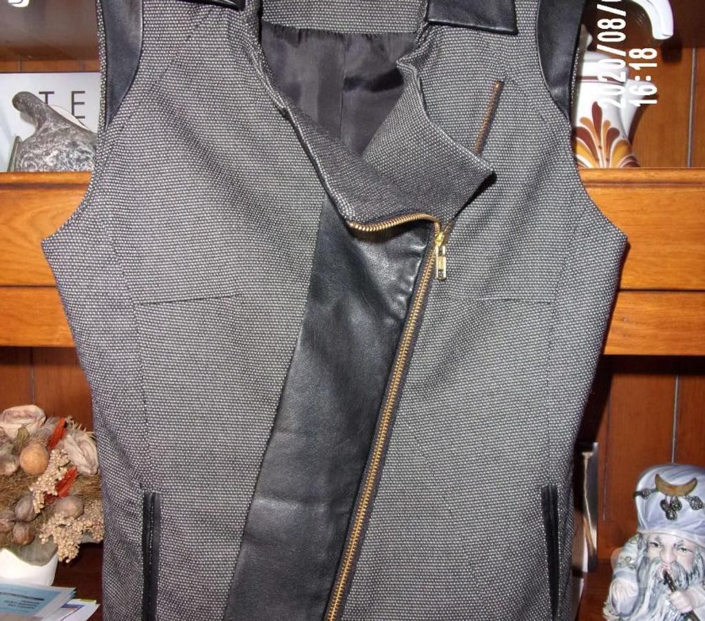 Vêtements occasion Nord Lille - Photos Vivastreet Veste sans manches