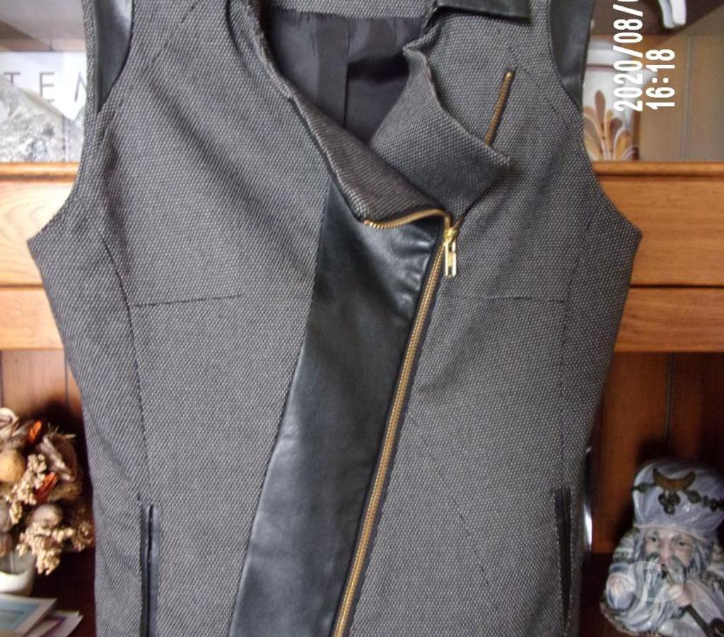 Vêtements occasion Nord Lille - Photos Vivastreet Veste sans manches