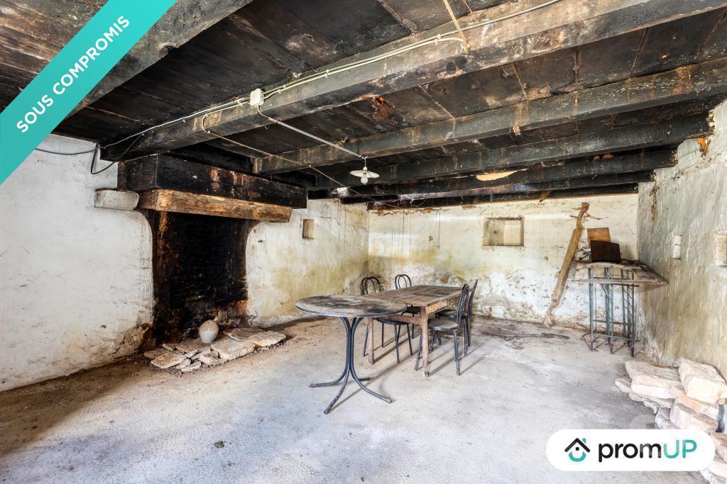 Vente Maison Vienne St Sauvant - 86600 - Photos Vivastreet (V6740) Maison à rénover + grange de 90 m2 à SAINT-SAUVANT