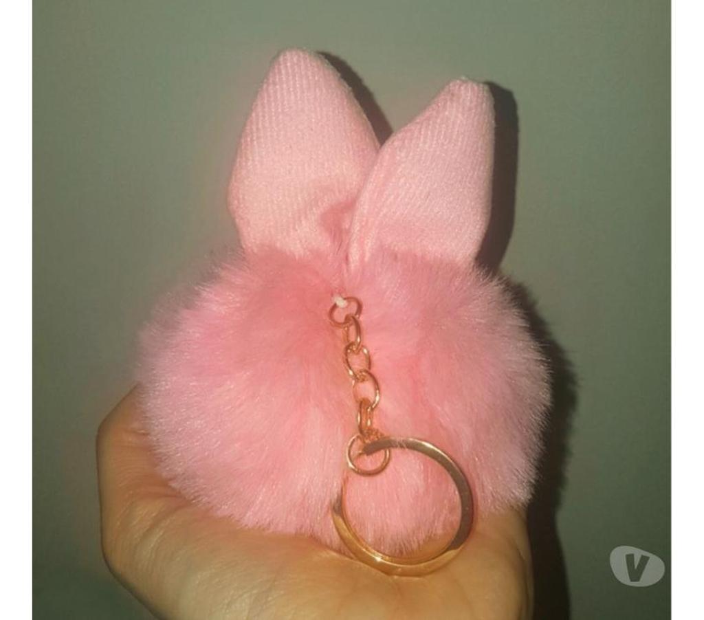 Accessoires - Bagagerie Gard Nimes - Photos Vivastreet Porte-clé, gros pompon lapin