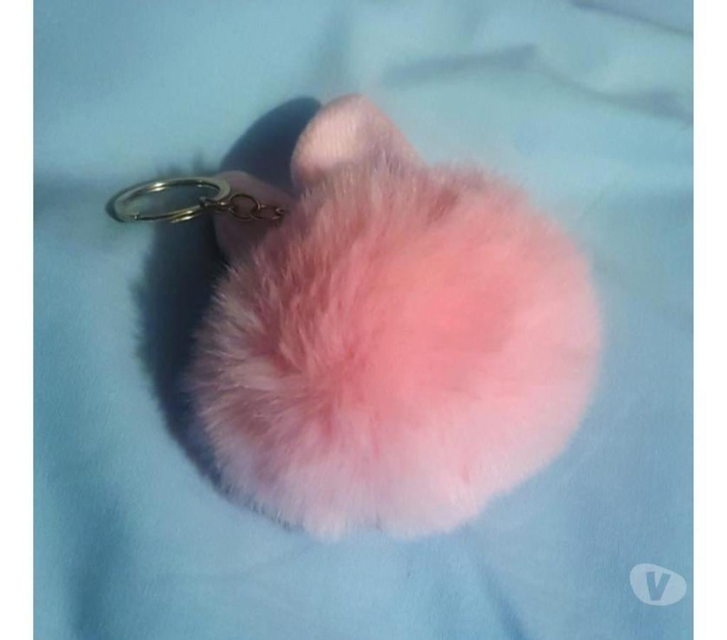 Accessoires - Bagagerie Gard Nimes - Photos Vivastreet Porte-clé, gros pompon lapin