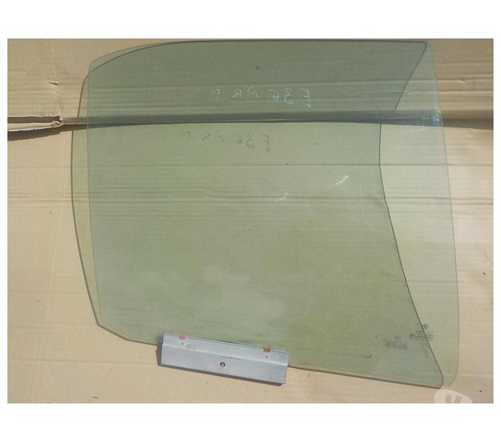 Pièces et services auto Pyrénées-Orientales Perpignan - Photos Vivastreet vitre arriere droite bmw e36 berline