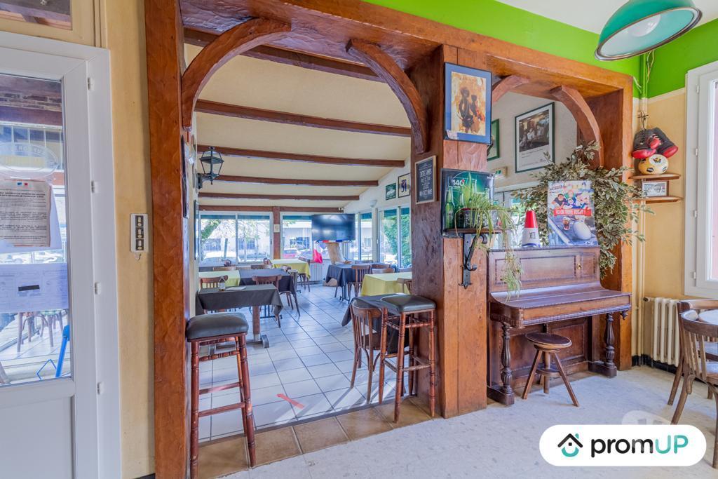 Fond de Commerce a vendre Dordogne St Georges de Montclard - 24140 - Photos Vivastreet (VF150) Restaurant bar de 421 m2