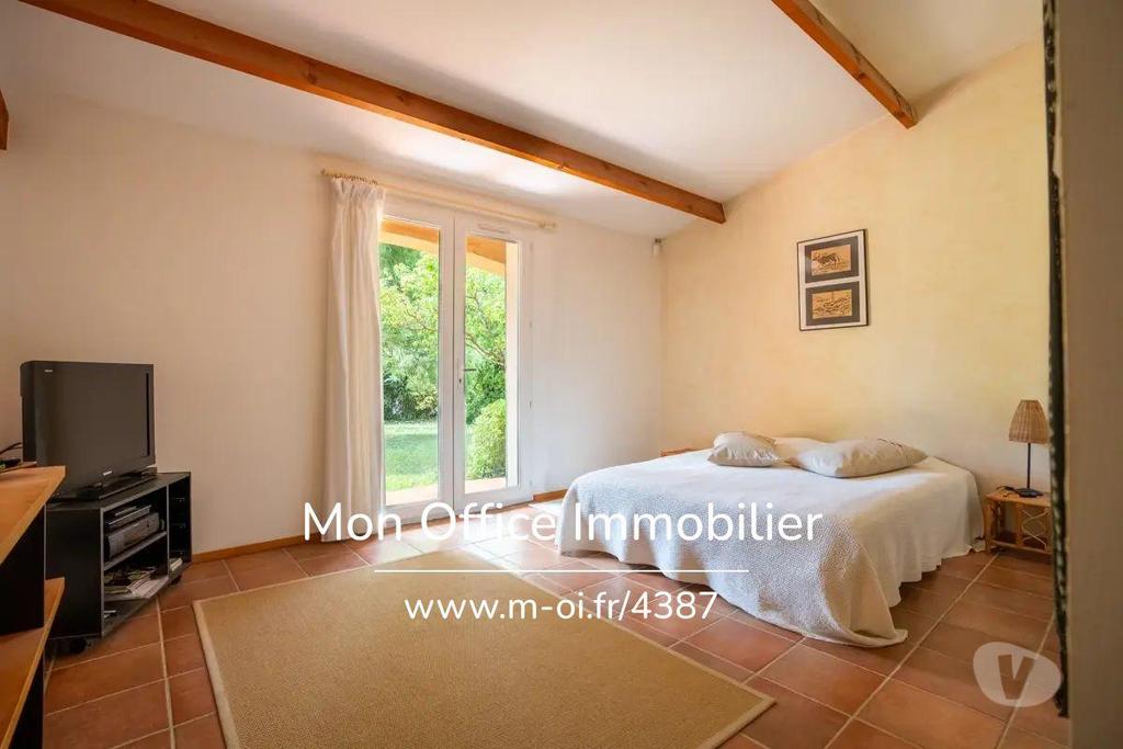Vente Maison Bouches-du-Rhône Puyricard - 13540 - Photos Vivastreet (4387-AUS) Référence : 4387-AUS - Villa familiale 274m2 sur...