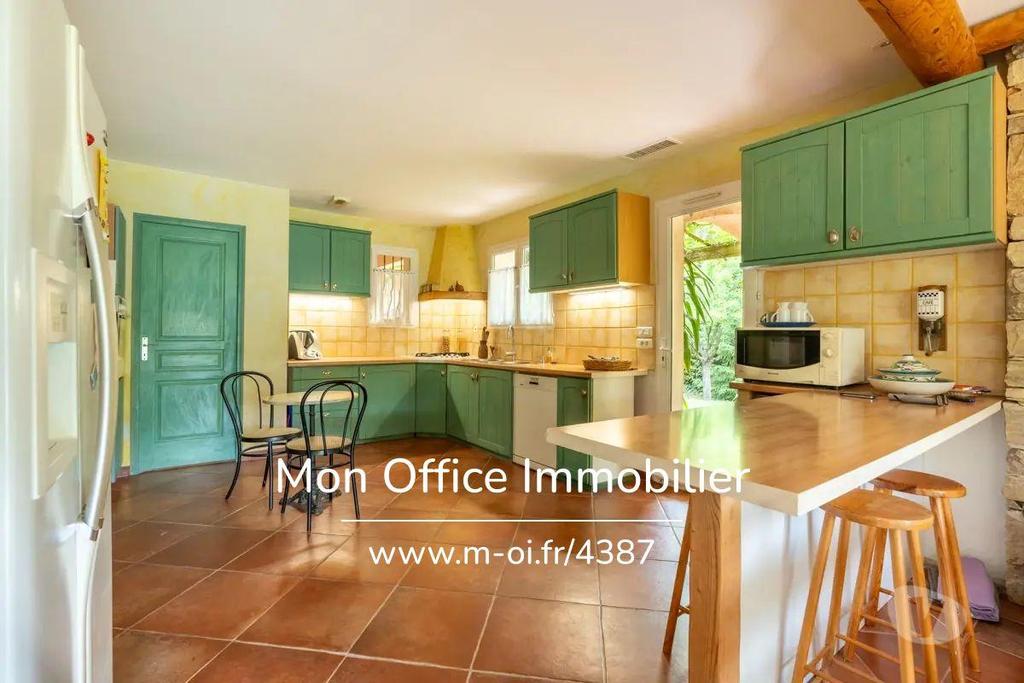 Vente Maison Bouches-du-Rhône Puyricard - 13540 - Photos Vivastreet (4387-AUS) Référence : 4387-AUS - Villa familiale 274m2 sur...