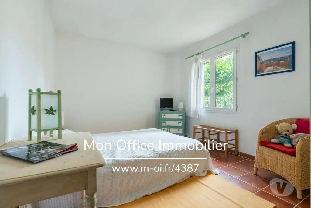 Vente Maison Bouches-du-Rhône Puyricard - 13540 - Photos Vivastreet (4387-AUS) Référence : 4387-AUS - Villa familiale 274m2 sur...