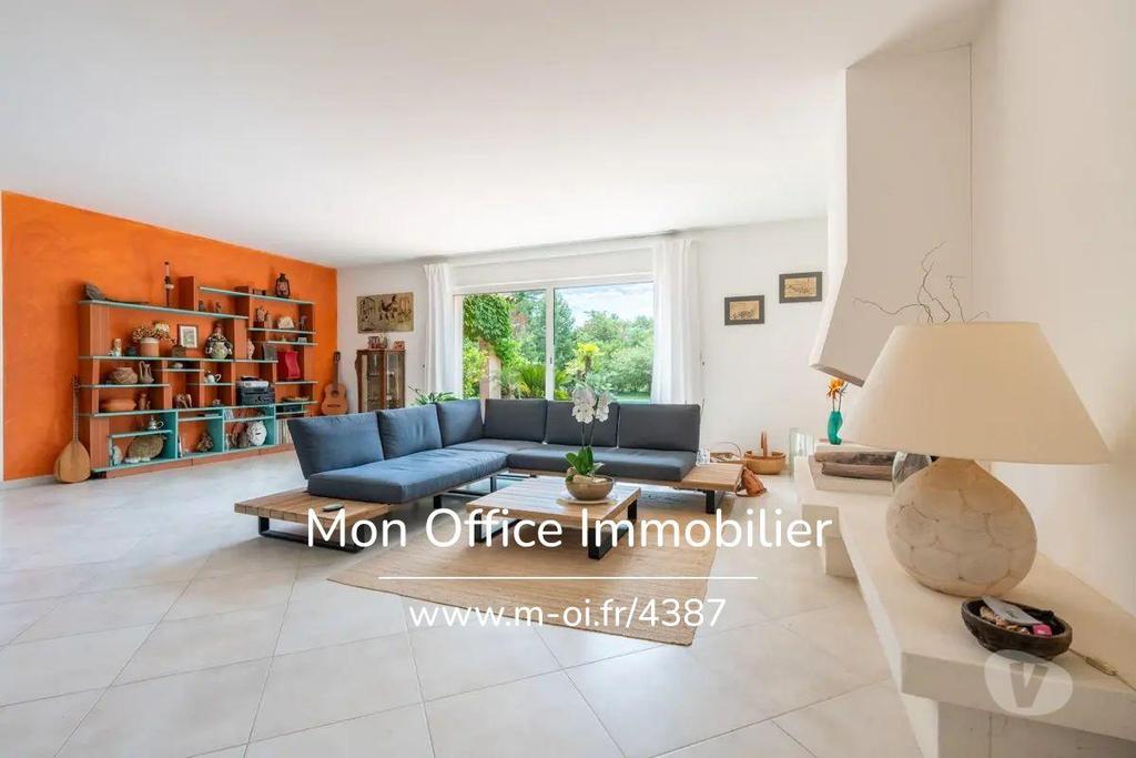 Vente Maison Bouches-du-Rhône Puyricard - 13540 - Photos Vivastreet (4387-AUS) Référence : 4387-AUS - Villa familiale 274m2 sur...