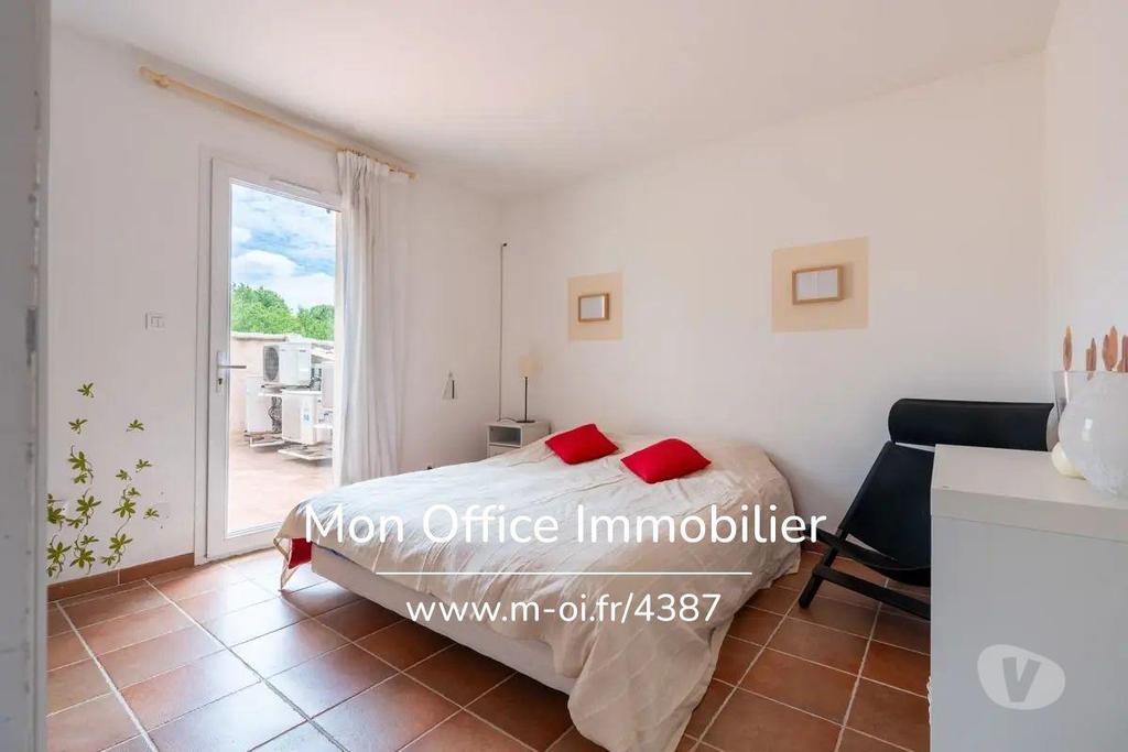 Vente Maison Bouches-du-Rhône Puyricard - 13540 - Photos Vivastreet (4387-AUS) Référence : 4387-AUS - Villa familiale 274m2 sur...