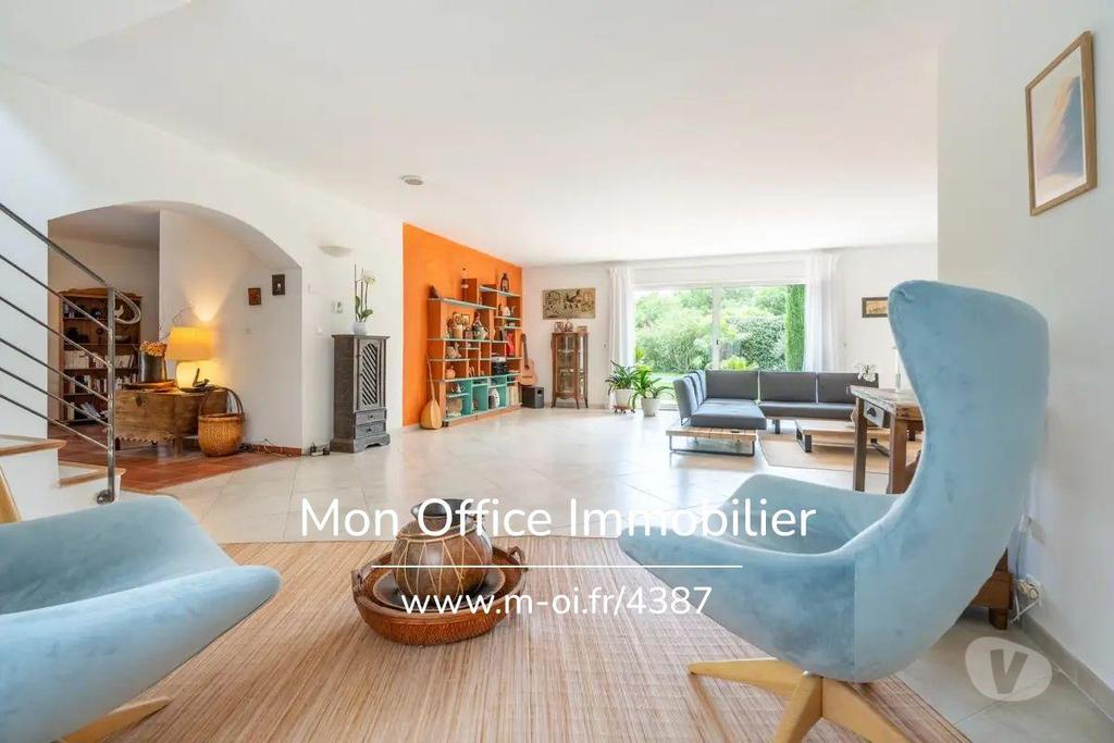 Vente Maison Bouches-du-Rhône Puyricard - 13540 - Photos Vivastreet (4387-AUS) Référence : 4387-AUS - Villa familiale 274m2 sur...