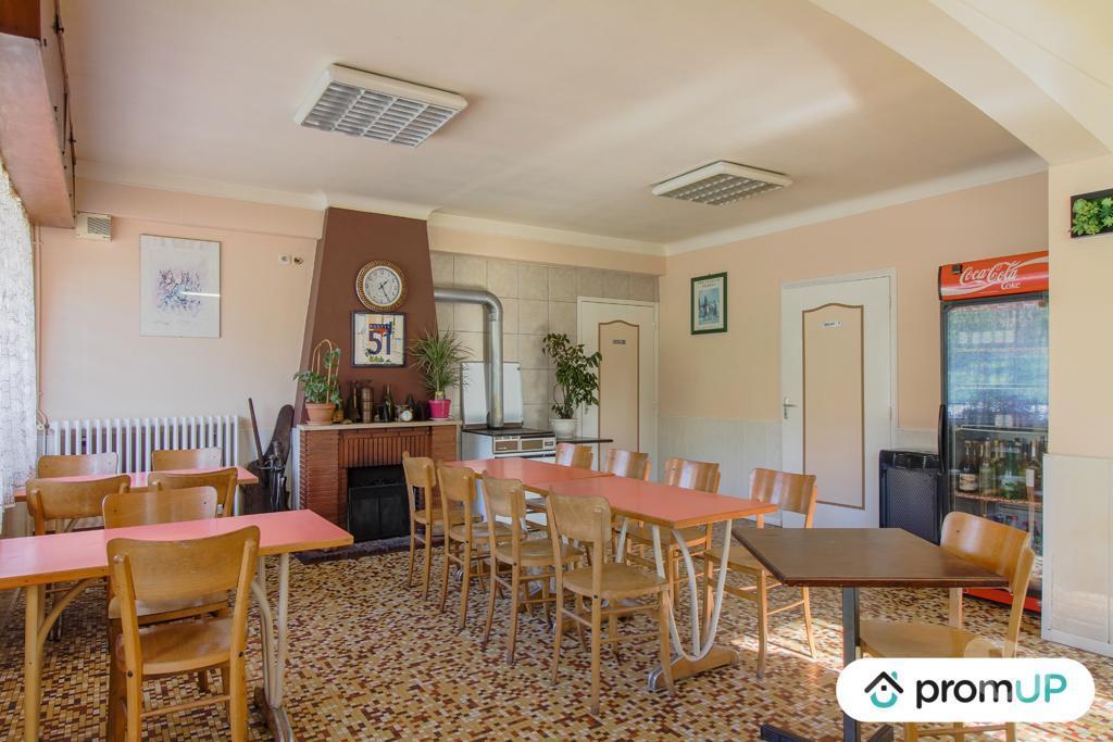 Fond de Commerce a vendre Dordogne Maurens - 24140 - Photos Vivastreet (VP030) Bâtiment de 691 m²